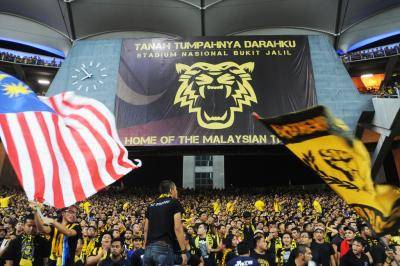 Piala AFF Suzuki 2018 : 345 Ekor Harimau Malaya Terbang Ke Hanoi Bersama AirAsia