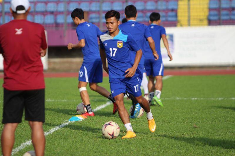 Pasukan bola sepak kebangsaan kemboja lwn pasukan bola sepak kebangsaan laos