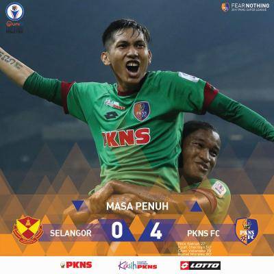 PKNS FC Ajar Selangor Main Bola