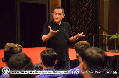 Saya Sedia Undur Diri – Datuk Hamidin Mohd Amin