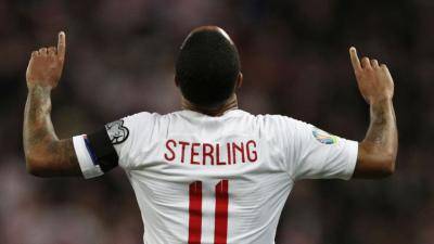 Tiga gol Sterling cukup untuk membenam Republik Czech