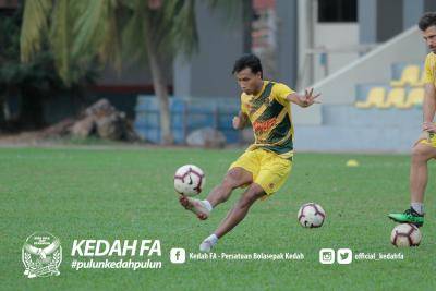 Baddrol Bakhtiar azam kutip tiga mata penuh