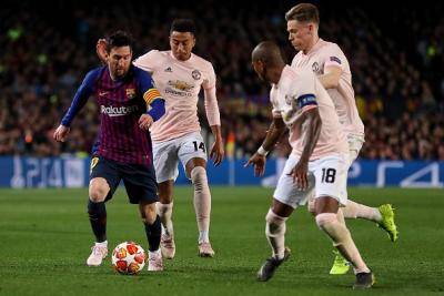 Messi tunjuk United jalan keluar