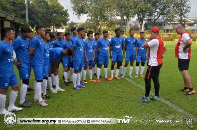 Malaysia B-19 satu kumpulan dengan Thailand, Kemboja