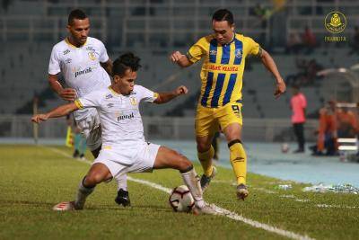 Perak ikat Pahang di Darul Makmur