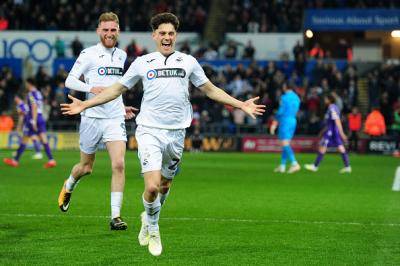 Rasmi – Manchester United dapatkan pemain Swansea dengan harga £18 juta