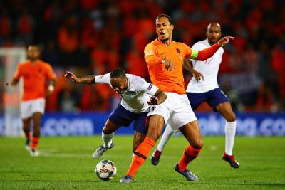 Belanda tunjuk England jalan keluar