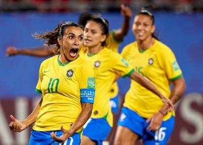 Piala Dunia Wanita – Marta atasi Miroslav Klose dalam kempen Piala Dunia
