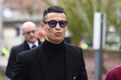 Ronaldo kenakan bayaran sebanyak RM 4 juta untuk setiap post di Instagram