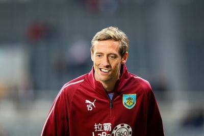 Video : Manchester City gurau kasar sempena persaraan Peter Crouch.