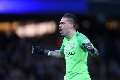 Video : Ederson tukar posisi, bantu jaring dua gol