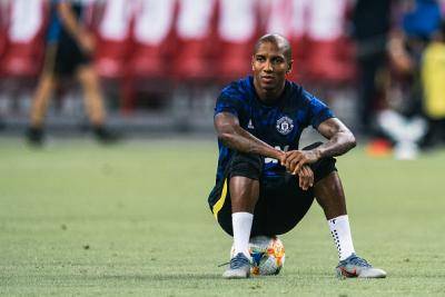 Video : Penyokong Singapura dikritik selepas insiden ke atas Ashley Young