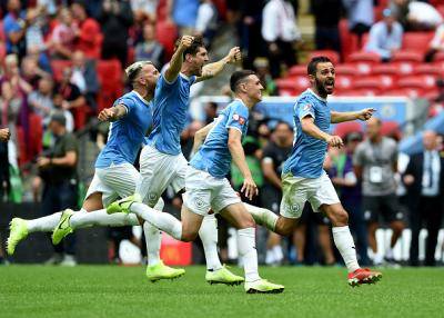 Video – Sterling jaring hatrik pada malam pertama VAR digunakan