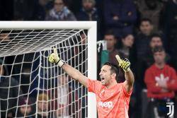 [VIDEO] Buffon cipta rekod