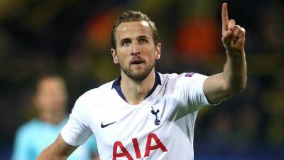 Harry Kane gives ‘farewell’ lap as Tottenham fans beg him to stay after Aston Villa loss