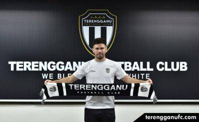 Stuart Wark sedih terpaksa tangguh perkahwinan