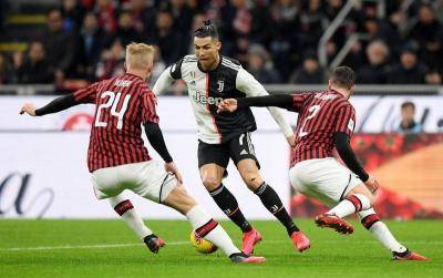 Cristiano Ronaldo late VAR penalty saves Juventus from embarrassment