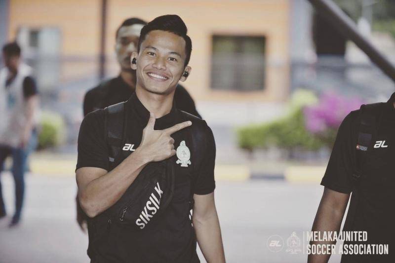 Pemain Melaka United ini jana pendapatan dengan jual nasi ...