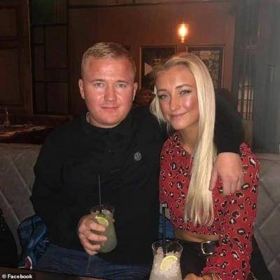 Teman wanita peminat Burnley di sebalik aksi sepanduk dipecat kerana dakwaan posting rasisme