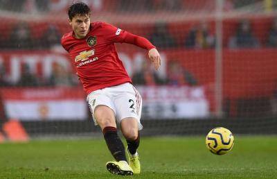 Man United defender Lindelof uses his tackling skill to catch a thief
