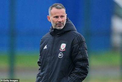 ‘There is no reason why he won’t be in the frame’ – Mark Hughes on Ryan Giggs as the next likely Manchester United manager