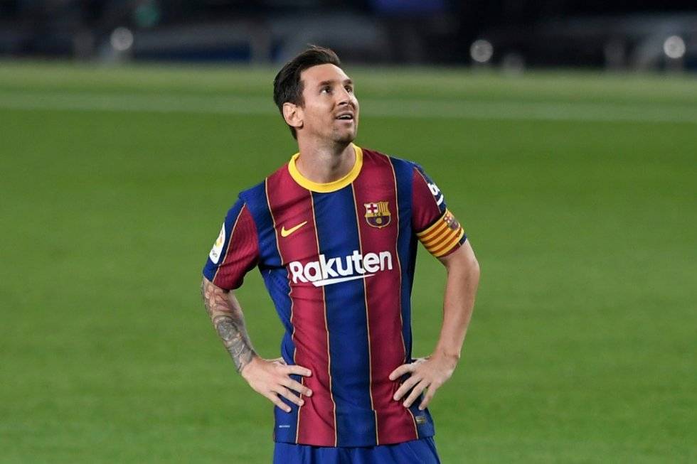 Lionel Messi closing in on Roberto Lewandowski in race for ...