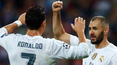 Cristiano Ronaldo dan Karim Benzema menjaringkan gol ketika Portugal seri 2-2 dengan Perancis