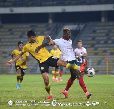 Gara-gara bergaduh selepas tamat perlawanan, dua pemain Kelantan United dihantar pulang
