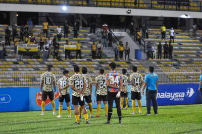 Masih belum bayar tunggakan gaji, Perak dipotong 6 mata pula