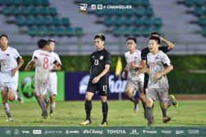 น้ำขังทำพิษ! มองโกเลียซัดโทษท้ายเกมเสมอช้างศึกU23 1-1