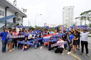 กำลังใจชั้นดี! แฟนบอลไทยโผล่เซอร์ไพรซ์ให้กำลังใจทัพช้างศึกก่อนชิงซีเกมส์