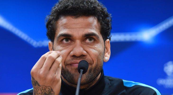 Dani Alves: “Ban lãnh đạo của Barca rất bội bạc”