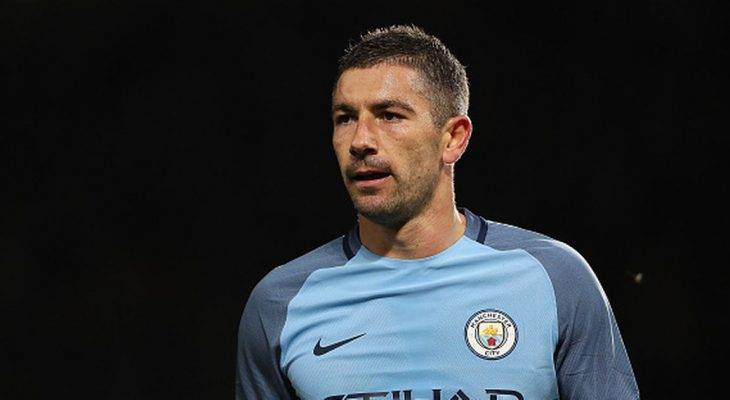 Kolarov : “Man City phải thật bình tĩnh”