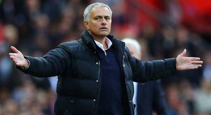 Jose Mourinho: “Các tiền đạo Man Utd quá vụng về”