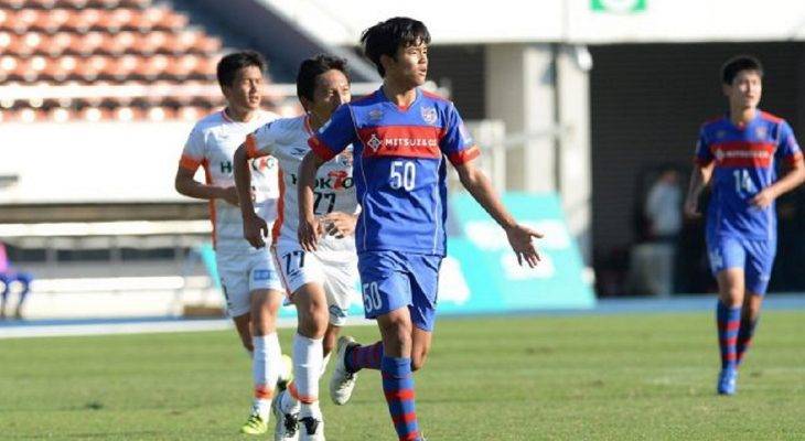 Ghi bàn ở tuổi 15, cầu thủ người Nhật Bản lập kỷ lục