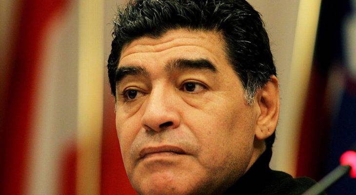 Diego Maradona kiện hai con gái để đòi lại tiền