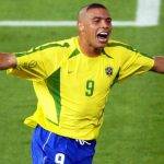 Ronaldo “béo” bảo vệ Donnarumma