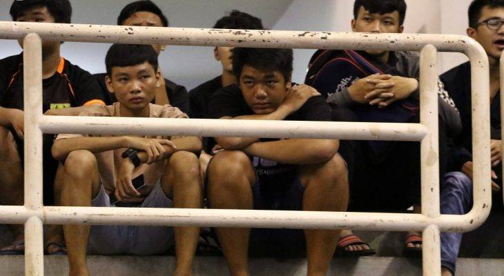 Nhà thi đấu Phú Thọ suýt “vỡ trận” vì Thái Sơn Nam