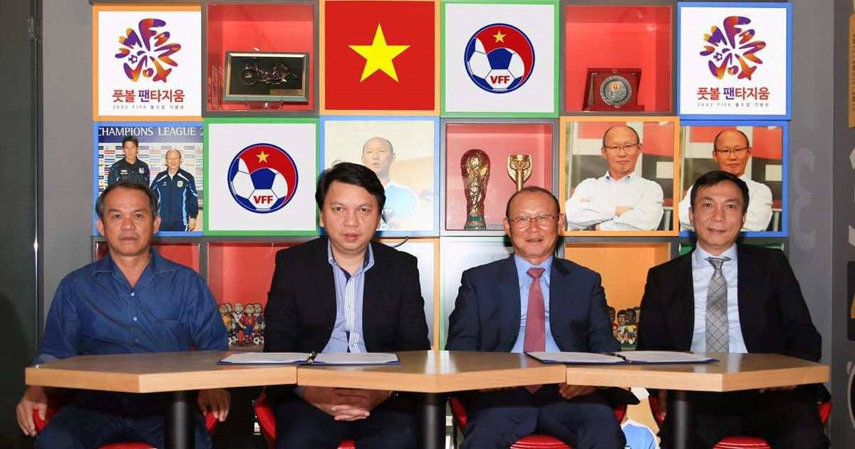 HLV người Hàn Quốc Park Hang Seo đã đặt chân đến Việt Nam
