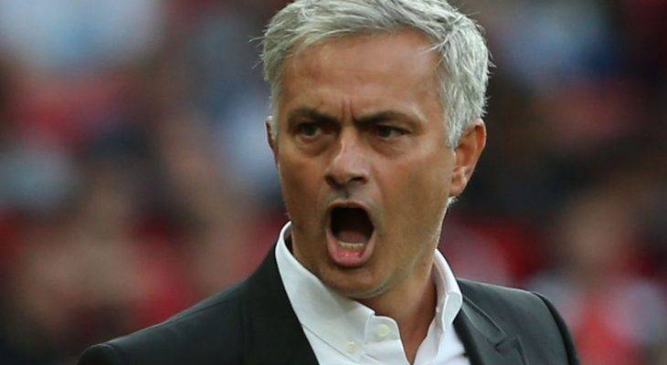 Derby Manchester: Mourinho ‘đá xoáy” các cầu thủ Man City