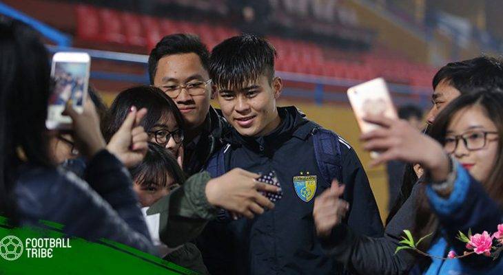 Sao U23 Việt Nam “trốn” fan nữ trong trận giao hữu của Hà Nội FC