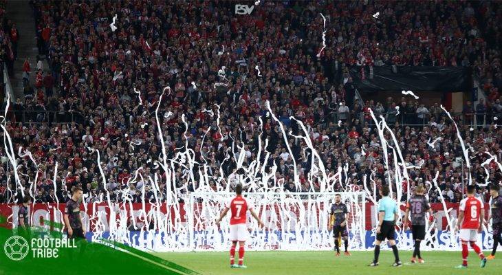Trọng tài Bundesliga ra quyết định hy hữu, sân đấu ngập giấy vệ sinh