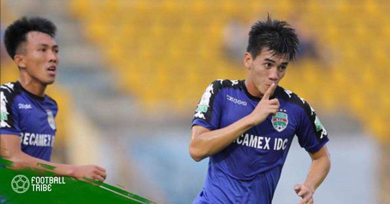 Nguyá»…n Tiáº¿n Linh Chan Sut Tráº» Nháº¥t Láº­p Poker Táº¡i V League Football Tribe Vietnam