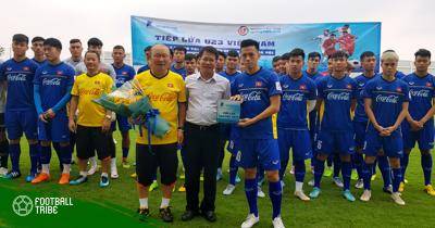 Lãnh đạo VinaPhone thăm và tặng quà U23 Việt Nam
