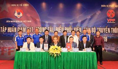 Tập huấn cho những ông Vua sân cỏ mùa giải 2019