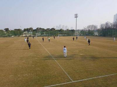 Công Phượng lập hat-trick trong trận đấu tập của Incheon