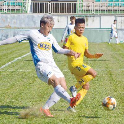 Trung vệ Kim Bong Jin của HAGL chưa hẹn ngày trở lại