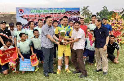 Lãnh đạo VFF dự khán giải bóng đá vô địch tỉnh Quảng Ngãi 2019