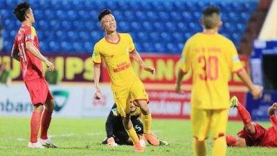 HLV Nguyễn Văn Dũng: ‘Mai Xuân Quyết nếu biết giữ mình sẽ tiến rất xa’