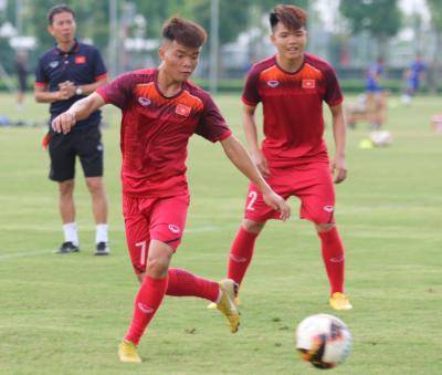 HLV Hoàng Anh Tuấn giải bài toán khó về lực lượng cho ĐT U18 Việt Nam